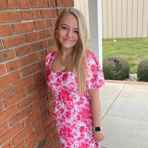 Meet your Posher, Caitlyn - Picture 1 of 1